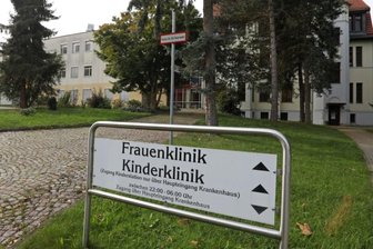 Turbulente Sitzung im Lichtensteiner Stadtrat: Was wird aus der Kinderklinik? - Die drohende Schließung der Kinderklinik im Lichtensteiner DRK-Krankenhaus sorgte am Montag in der Stadtratssitzung für Diskussionen. Mehr Gäste als sonst waren gekommen.