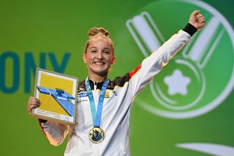 Turn-EM in Leipzig: Chemnitzerin Karina Schönmaier fehlen nach Goldtriumph die Worte - Nach dem Titel am Mittwoch im Mixed Team Finale krönte sich die Chemnitzerin Karina Schönmaier am Freitag auch zur Europameisterin im Sprung.