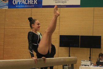 Turnen: Ein Podestplatz zum Landesliga-Abschluss - Wie ihre Teamkolleginnen blieb auch Martha Scheibner am Balken absolut cool und leistete sich keinen unfreiwilligen Abgang.