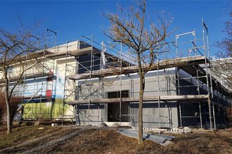 Turnhalle in Oelsnitz wird zum Schulumzug nicht fertig - Die Turnhalle der Grundschule Am Stadion ist noch eine Baustelle.