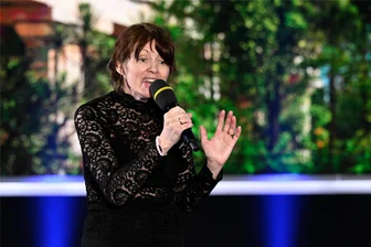„Tut mir leid für sie“: So diskutiert das Netz über den DSDS-Auftritt von Erzgebirgerin bei RTL - Beata Strauss singt „Liebe ohne Leiden“.