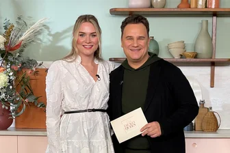 TV-Show „Guidos Deko Queen“: So lief es für die Plauenerin Noa Bakker - Noa Bakker mit Guido Maria Kretschmer.