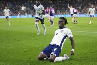 U21-EM: Deutschland unterliegt in dramatischem Finale gegen England - Englands Jonathan Rowe jubelt über seinen Treffer zum 3:2.