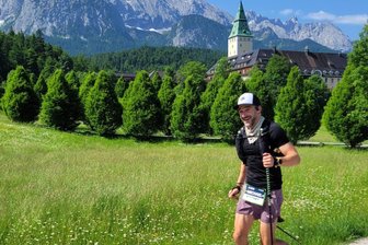 Über 18 Stunden auf den Beinen: Gebürtiger Erzgebirger belohnt sich mit einem großen Eis - Beim Zugspitz-Ultratrail vor herrlicher Kulisse verlor Christoph Pawlowsky trotz aller Strapazen nie die gute Laune.