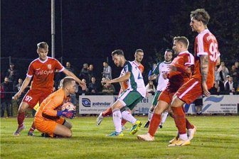 Über Derbysieg in die Top 3 - Treuens Torhüter John-Leon Wiese hielt im Hinspiel vor 467 Zuschauern die Null für seinen FSV fest. Der Tabellendritte setzte sich damals mit 3:0 durch. Gelingt dem SV Fronberg Schreiersgrün die Revanche?