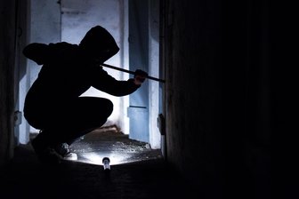 Über Monate unbemerkt: Einbrecher zerlegen leerstehendes Haus in Klingenthal - In Klingenthal ist in ein leerstehendes Haus eingebrochen worden.