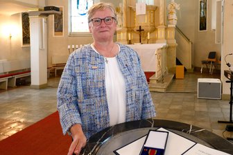 Überraschung für Glauchauerin: Wofür sie die höchste bundesdeutsche Auszeichnung bekam - Die Glauchauerin Christiane Scheurer wurde mit dem Bundesverdienstkreuz geehrt.