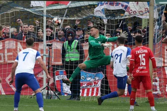 Überraschung im Sachsenpokal: VfB Empor Glauchau kegelt FSV Zwickau raus - Marcin Sieber (Nr. 31) köpfte Glauchau gegen Zwickau in der 41. Minute in Führung.