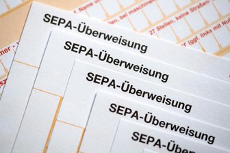 Überweisungen gefälscht: Betrüger bringen Frau um 14.000 Euro - 