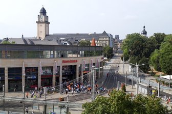 Übung: Einkaufscenter in Plauen geräumt - Nach der Übung strömten die Menschen zurück in die Stadt-Galerie in Plauen.