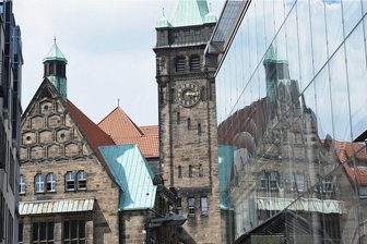 Ukraine-Flüchtende: Chemnitz hält Unterkünfte bereit - Bürger können Wohnungen zur Verfügung stellen - Hunderte Unterbringungsplätze in Wohnungen und Wohnheimen für Flüchtende aus der Ukrainer hält das Rathaus nach eigenen Angaben bereit.