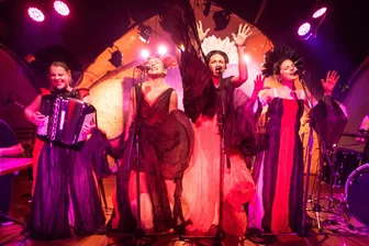 Ukrainische Folkband Yagody überzeugt beim Plauener Folkherbst - Yagody ist zweifellos eine der charismatischsten ukrainischen Folk-Bands.