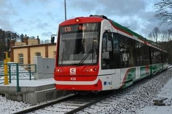 Um 5.58 Uhr beginnt die neue Chemnitzer Bahnzeit - Ein Zug der City-Bahn am Haltepunkt Einsiedel, Brauerei.