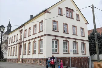 Umbau Zettlitzer Begegnungsstätte wird teurer - Die Sanierung ist fast geschafft. Im Januar soll das Begegnungszentrum vorgestellt werden. 