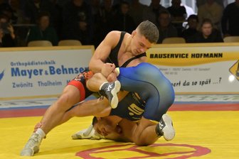 Umbruch in der Regionalliga: Ringer des KSV Pausa müssen sich umstellen - Das Duell zwischen dem Thalheimer Dennis Aleksandryuk (links) und Oleksander Kuruch von der WKG Pausa/Plauen wird es auch in der kommenden Regionalligasaison geben.