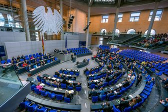 Umfrage ergibt klare Mehrheit gegen Diätenerhöhung - Bisher sollen die Diäten der 630 Bundestagsabgeordneten zum 1. Juli um 497 Euro steigen. (Symbolbild) 