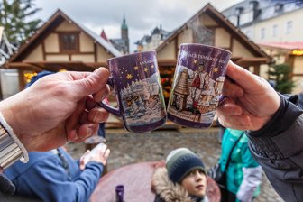 Umfrage zum Annaberger Weihnachtsmarkt: Sind Pop-up-Buden für die Zukunft eine gute Idee? - Noch bis 23. Dezember kann der Annaberger Weihnachtsmarkt besucht werden. Nun gibt es eine Umfrage dazu.
