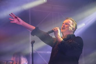 Umjubeltes Konzert: Metal-Band Blind Guardian beendet Open-Air-Saison auf Schloss Voigtsberg - Die bekannte Metal-Band Blind Guardian um Sänger Hansi Kürsch spielte auf Schloss Voigtsberg in Oelsnitz ein umjubeltes Konzert.