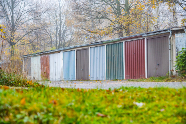 Umsatzsteuer für DDR-Garagen sorgt für Irritationen - DDR-Garagen in Schneeberg