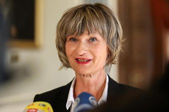 Umstrittene Ausschuss-Wahl: OB legt keinen Widerspruch ein -            Barbara Ludwig (SPD), Oberbürgermeisterin von Chemnitz, gibt ein Statement ab.