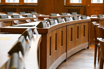 Umstrittenes Chemnitzer Sparpaket: Entscheidung auf März vertagt - Der Chemnitzer Stadtrat entscheidet erst im März über ein millionenschweres Sparpaket.