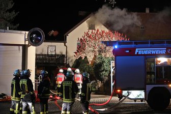Unbeaufsichtigte Kerzen lösen Brand aus -