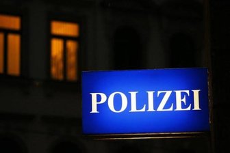 Unbekannte beschädigen Bestellschalter in Schnellrestaurant -