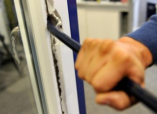 Unbekannte brechen in Geschäft am Rosenhof ein - 