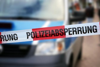 Unbekannte brechen in Sporthalle im Erzgebirge ein: Das wurde gestohlen - Der einbruchsbedingte Sachschaden wird laut Polizei auf etwa 2000 Euro geschätzt.