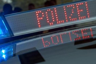 Unbekannte brechen in Werkhalle und Bürogebäude ein - Gewaltsam Zutritt zu einer Werkhalle und einem Bürogebäude haben sich zwischen Samstagnachmittag und dem frühen Montagmorgen unbekannte Täter in Falkenstein verschafft