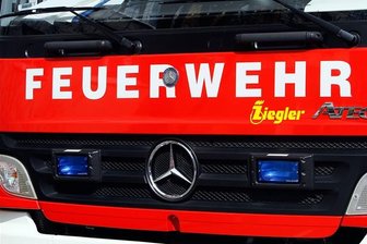 Unbekannte legen Feuer in Fahrstuhlschacht -
