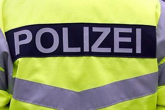 Unbekannte rauben Mann auf dem Johannisplatz aus -