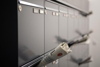 Unbekannte sprengen Briefkasten in Kirchberg - In Kirchberg haben Unbekannte einen Briefkasten gesprengt.