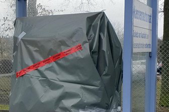 Unbekannte sprengen Kassenautomat - 
