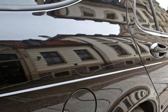 Unbekannte Täter beschädigen mehrere Autos in Glauchau -