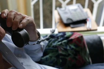 Unbekannte täuschen tödlichen Unfall vor: 66-Jährige aus Mülsen um zehntausende Euro betrogen -