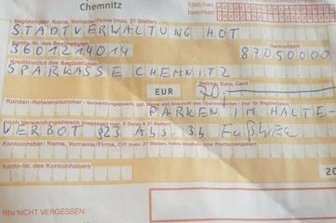 Unbekannte verteilen falsche Knöllchen - Diesen handschriftlich ausgefüllten Überweisungsschein hatte ein Autofahrer unter dem Scheibenwischer gefunden.