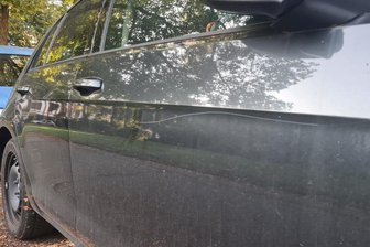 Unbekannte zerkratzen etwa 50 Fahrzeuge - Unbekannte Täter haben in der Nacht zum Sonntag in Zwickau und Wilkau-Haßlau etwa 50 Autos und Krads beschädigt.