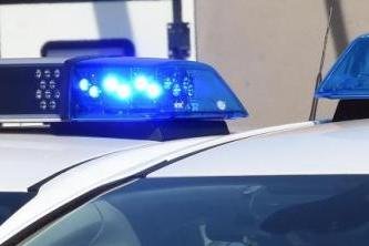 Unbekannter berührert 16-Jährige unsittlich - Zeugen gesucht -