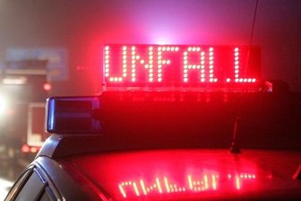 Unbekannter flüchtet vom Unfallort - 