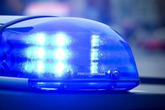 Unbekannter randaliert vor Imbiss - 