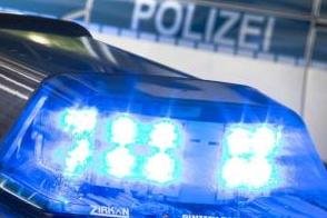 Unbekannter stiehlt Geldbörse einer Seniorin aus Einkaufsbeutel -