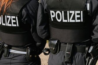 Unbekannter verletzt Mädchen mit Messer -