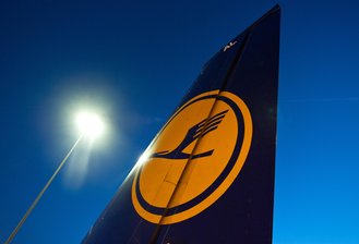 Unerwarteter Passagier: Frau bringt auf Flug Jungen zur Welt -