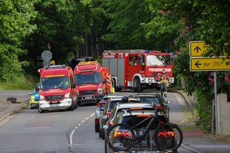 Unfall an der Chemnitzer Straße in Lichtenstein: Wichtige Kreuzung rund zwei Stunden voll gesperrt - Rund zwei Stunden war die Kreuzung in Lichtenstein am Donnerstagnachmittag voll gesperrt.