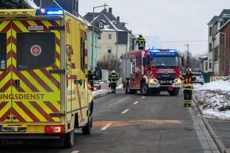 Unfall an Supermarkt-Ausfahrt in Geringswalde - Zu dem Unfall am Montagfrüh sind Rettungsdienst und Feuerwehr ausgerückt.