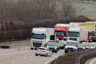 Unfall auf A 4 bei Chemnitz: Autobahn mehrere Stunden voll gesperrt - Die A 4 ist war über mehrere Stunden gesperrt.