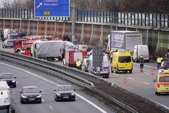 Unfall auf A4 mit vier Verletzten -