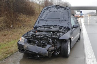 Unfall auf A4 - Pkw erfasst Wildschwein - 