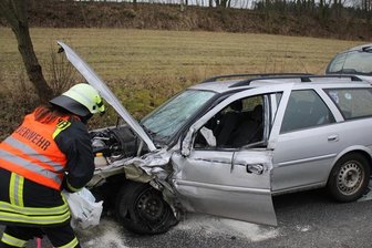 Unfall auf B 169 - zweimal Totalschaden -